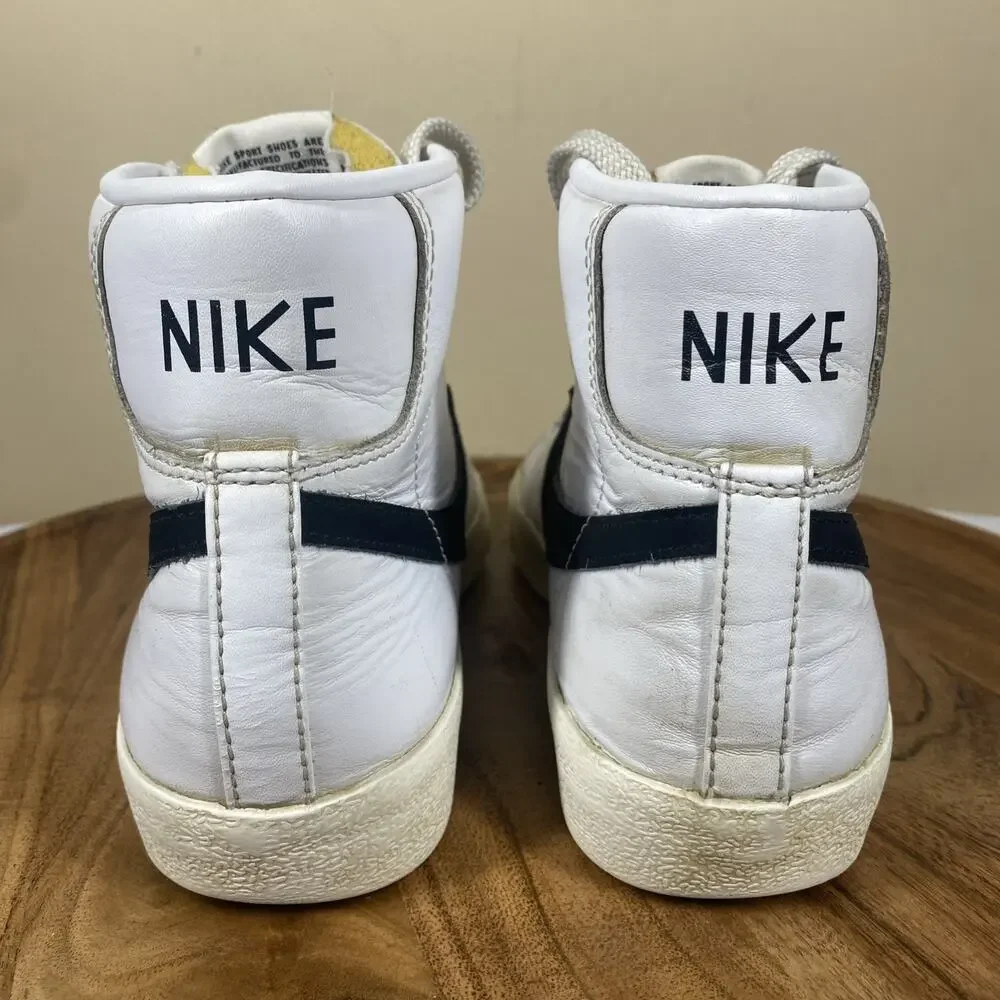 Nike Blazer Mid‎ 77 Vintage Womens White And Black Size 8.5 High Top Shoes